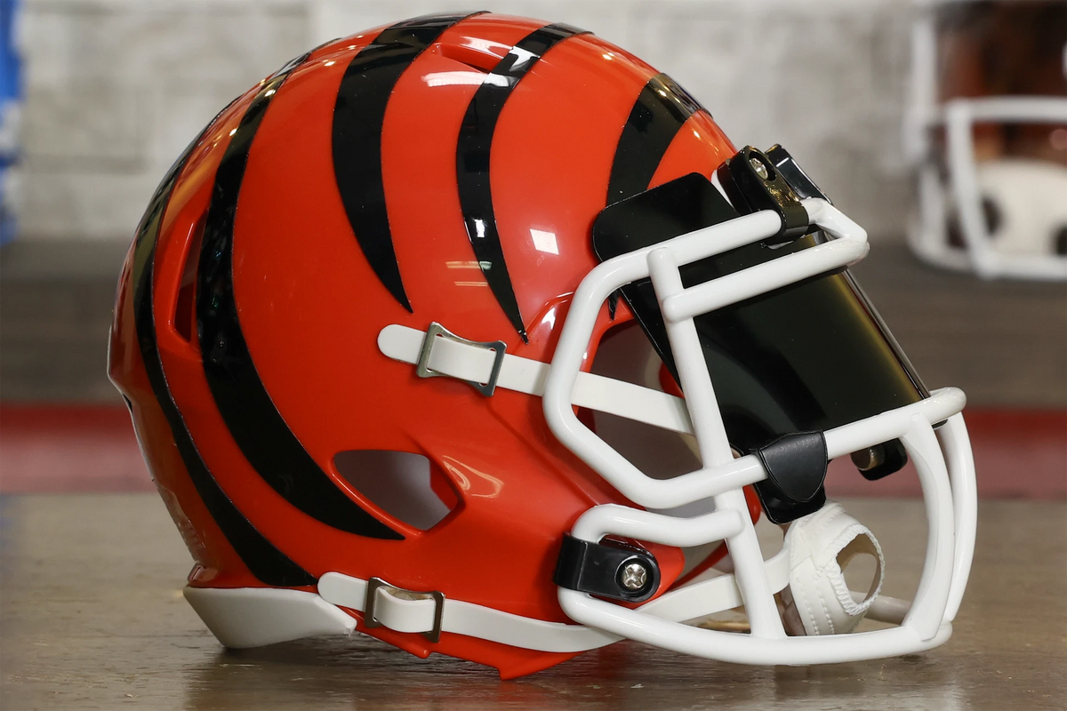 bengals youth football helmet Cincinnati Youth T-Shirt from Homage Jersey Set includes CINCINNATI BENGALS PROTOTYPE 6-STRIPE FOOTBALL