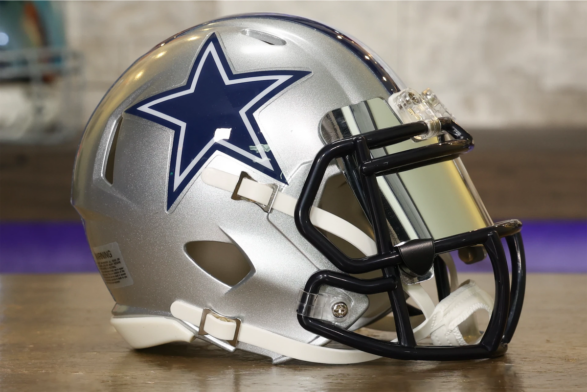 comboys football helmet Cowboys Swarovski Crystal Mini Pro Hall of Fame clear dome package that shows off its beauty while protecting it from dust and damage 3D Printed Dallas Cowboys Brushed