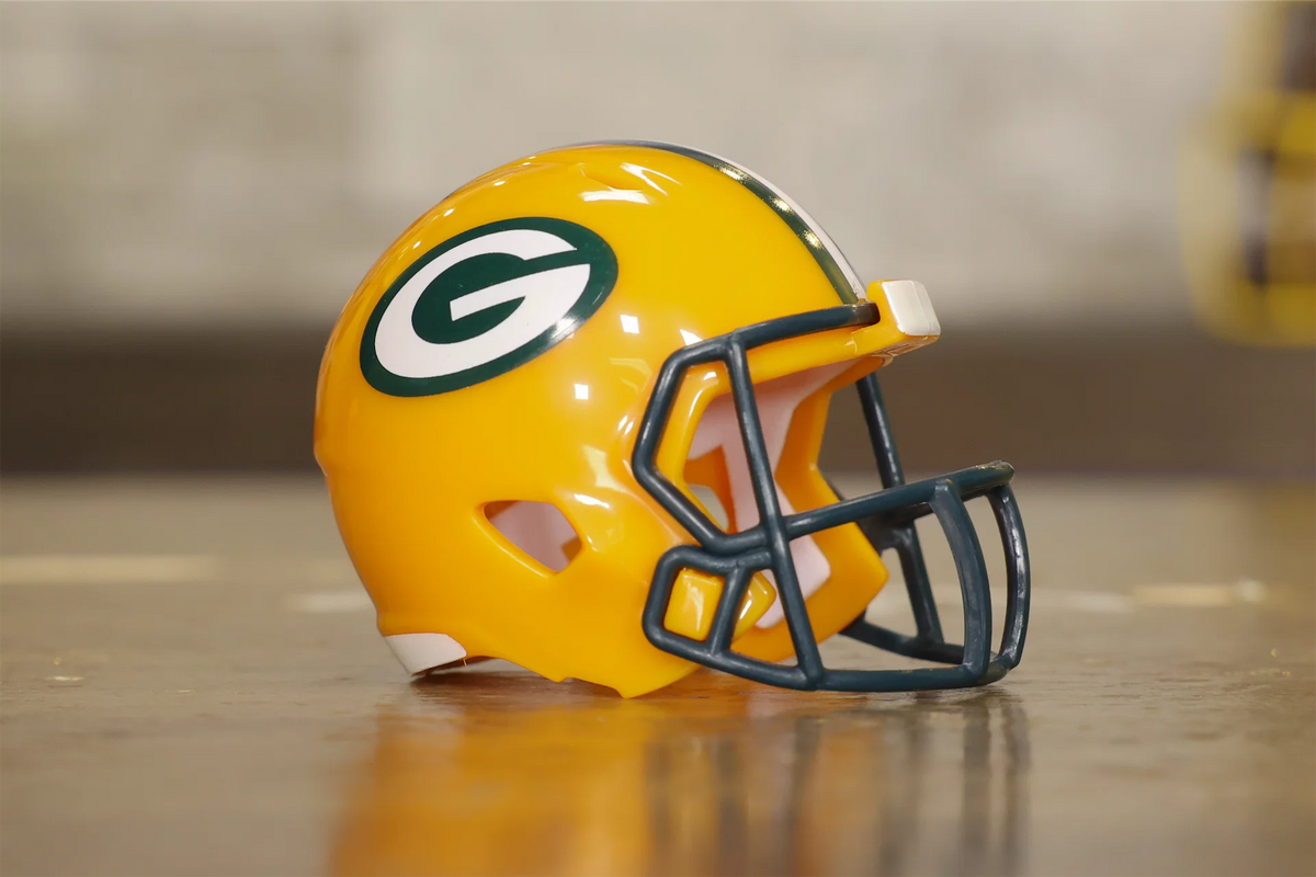 Green Bay Packers Riddell Speed Pocket Pro – Green Gridiron,