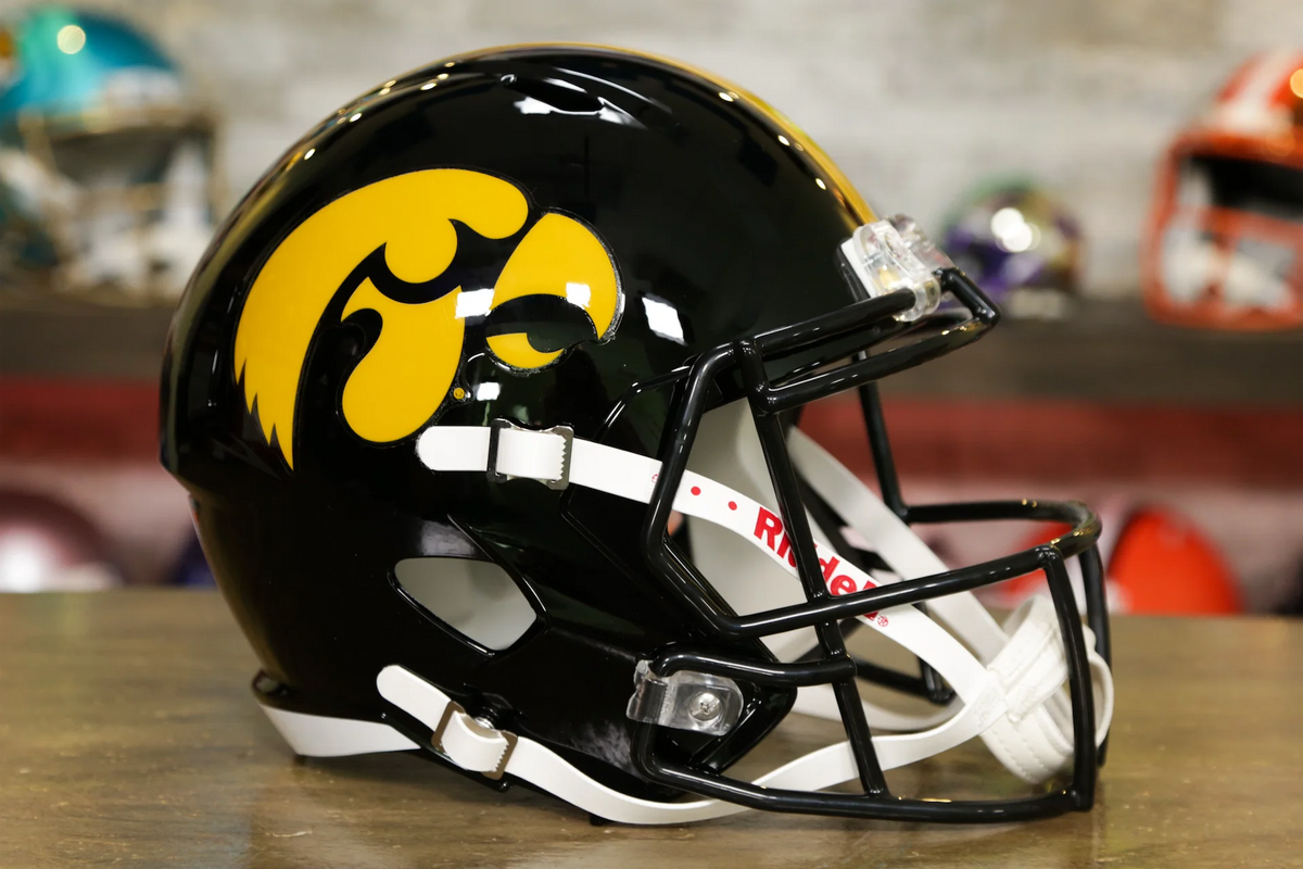 Iowa Hawkeyes Riddell Speed Display Helmet – Green Gridiron, Inc