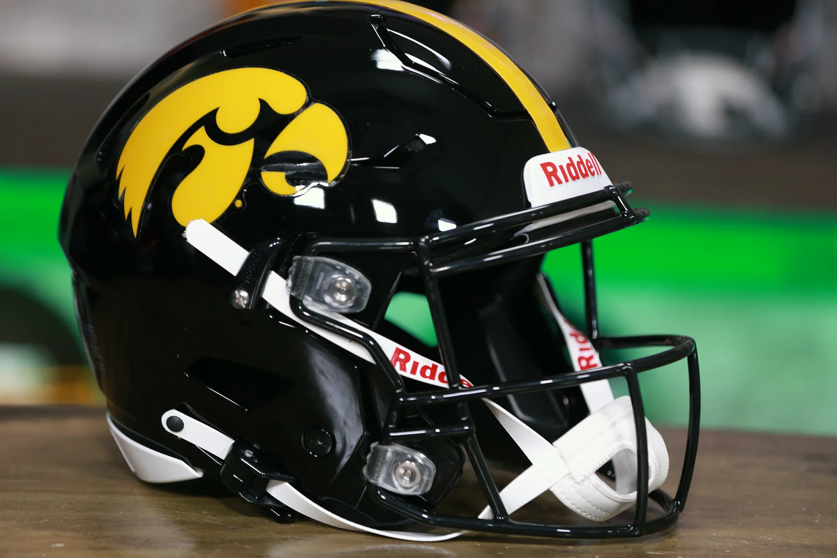cool football helmets from iowa park texas University Of Longhorns Game Used Helmet Rose Bowl Tim Crowder Collectors Crossroads point chinstrap Iowa Hawkeyes Mini Patriotic Helmet