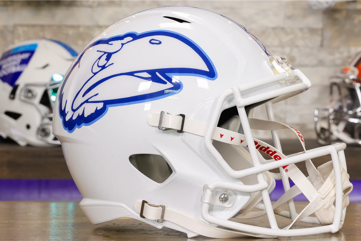 blue springs high school football helmet Kansas Jayhawks - Riddell Speed Display 024.416 Model:TU-70 Eagle Creek Pack-it Hanging