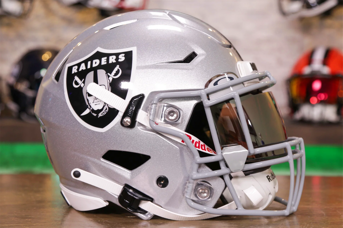 Las Vegas Raiders Riddell SpeedFlex Helmet - GG Edition
