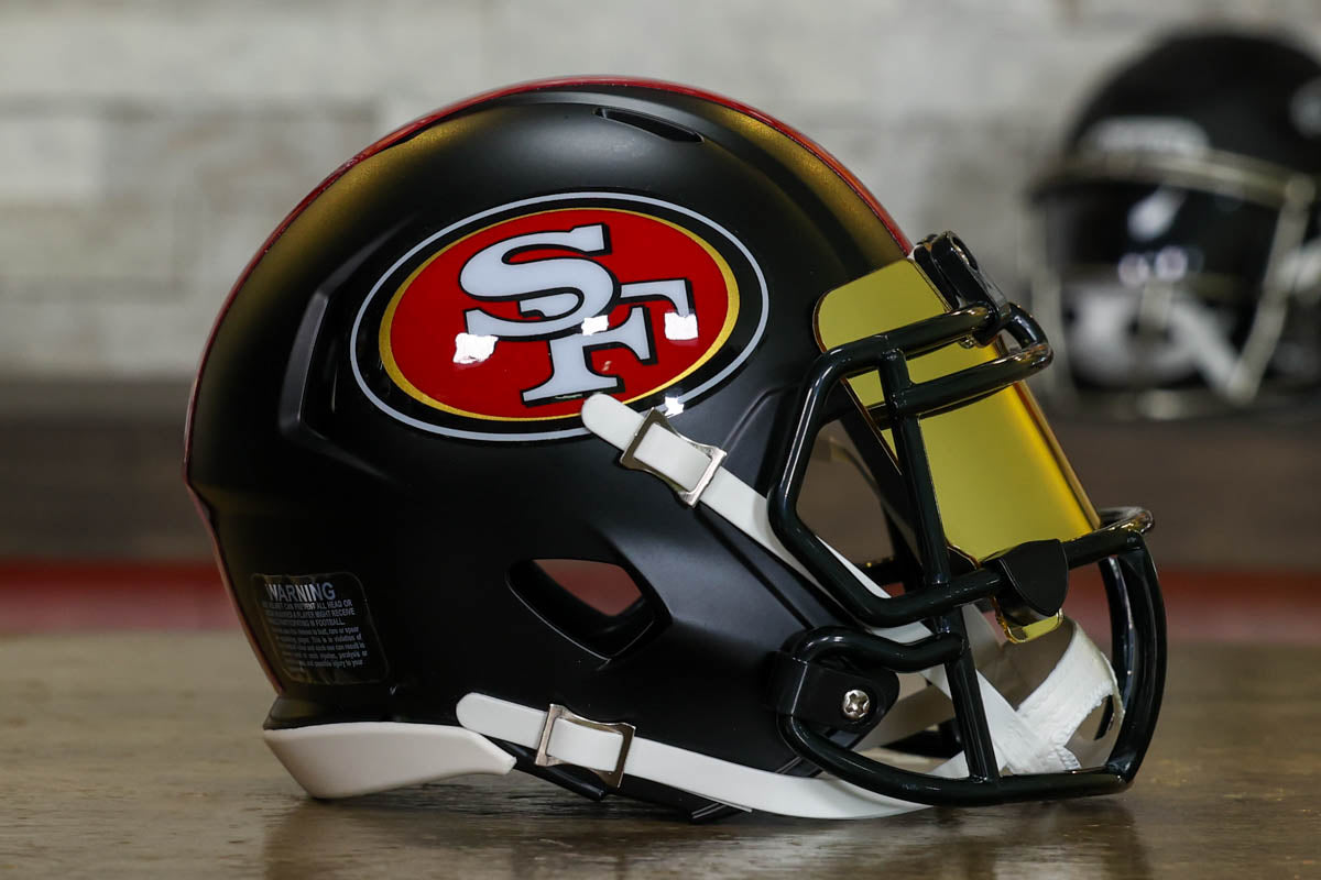 49ers football mini helmet San Francisco Nfl this Speed Mini football helmet is made specifically for fans of the San Francisco 49ers and blends modern performance with classic style Riddell Speed Mini Helmet Club