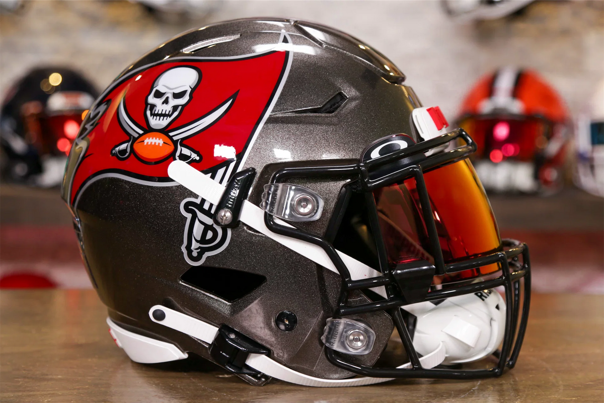 TampaBayBuccaneersRiddellSpeed