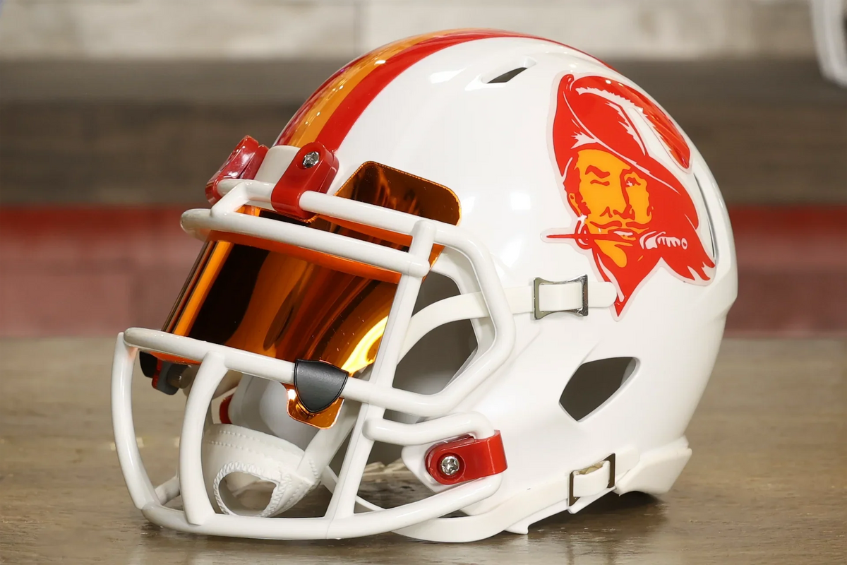 buccaneers mini football helmet Chidi Ahanotu Autographed Tampa Bay 8057829 Mini Football Helmets Tampa Bay