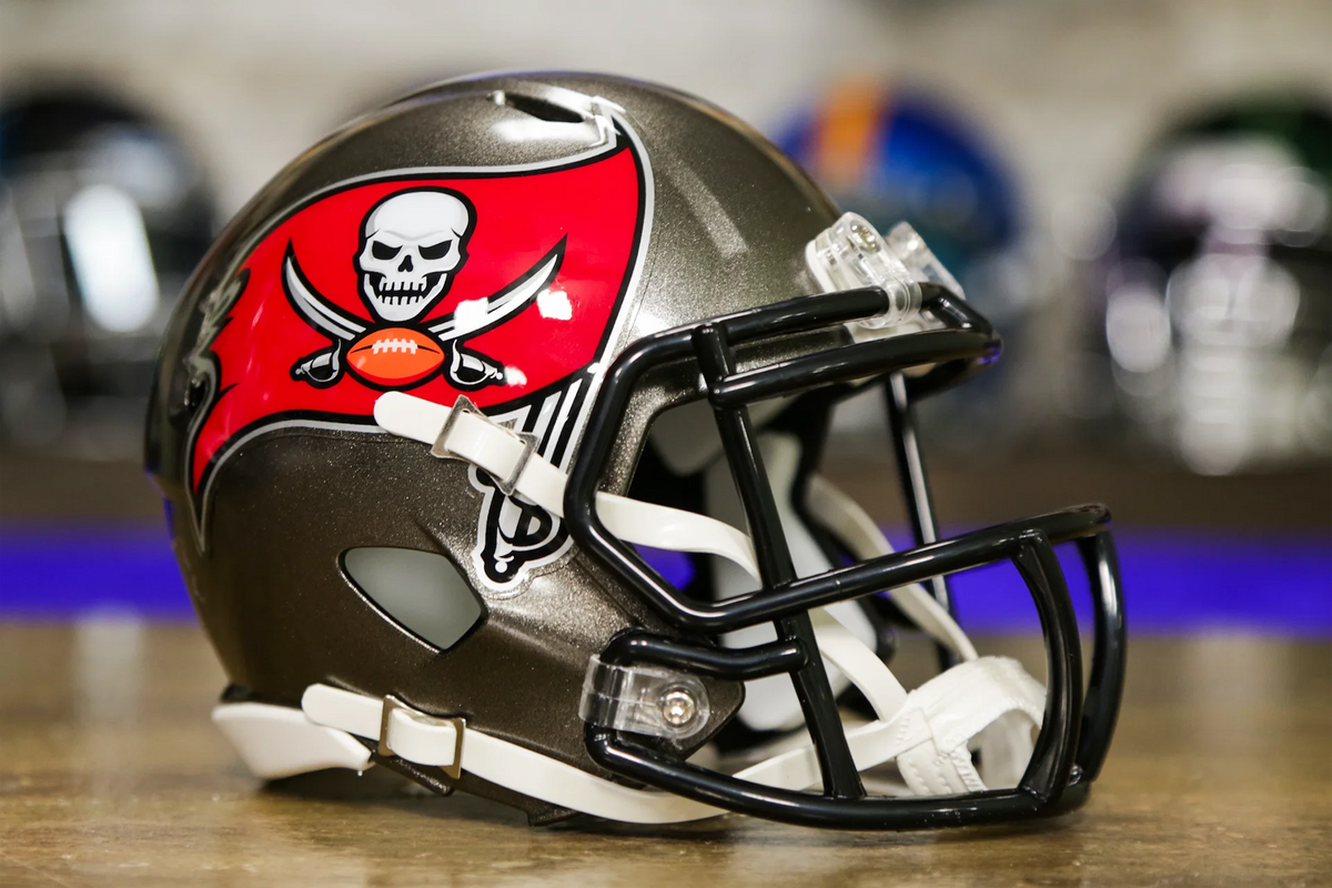 Tampa Bay Buccaneers Riddell Speed Mini Helmet