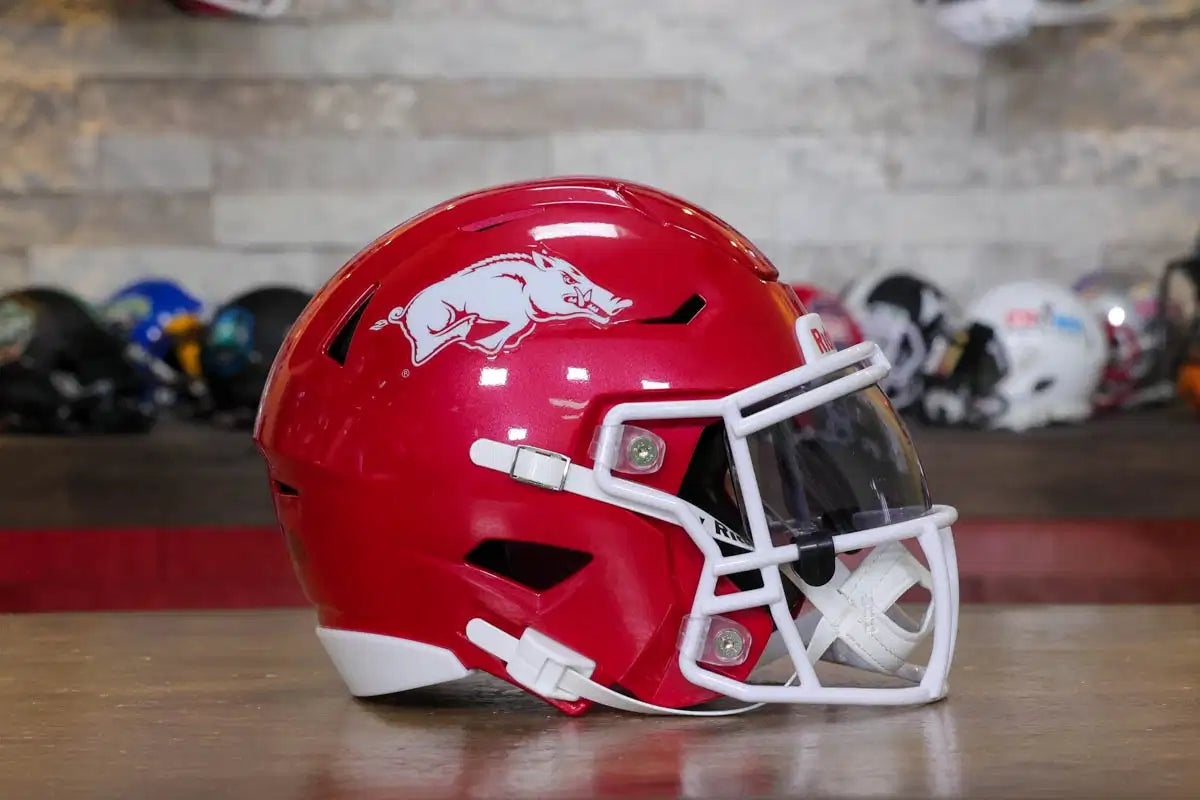 Arkansas Razorbacks Riddell SpeedFlex Mid-Size Helmet – Green