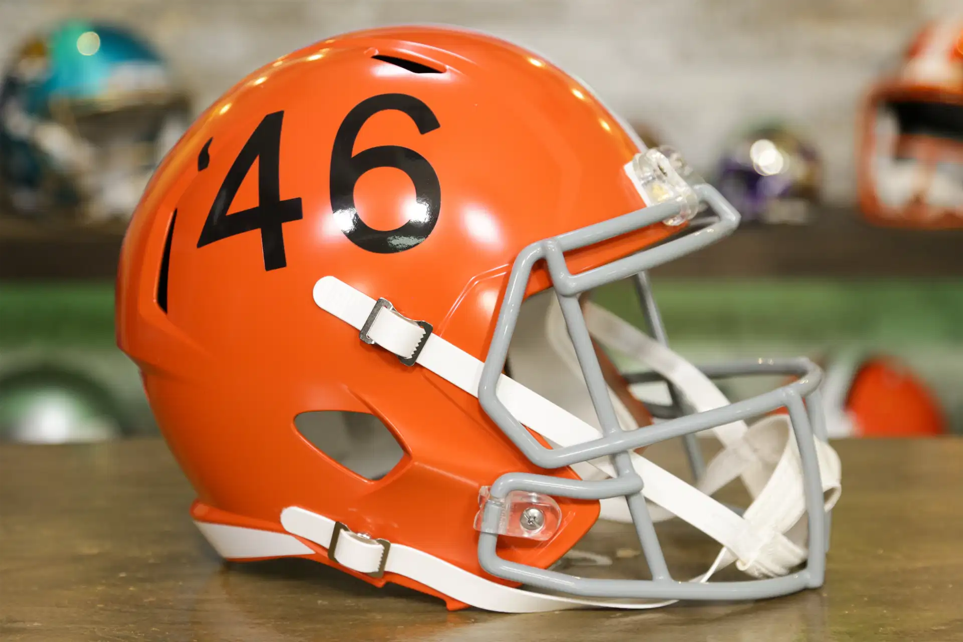Cleveland Browns Riddell Speed Display Helmet 1946 Throwback