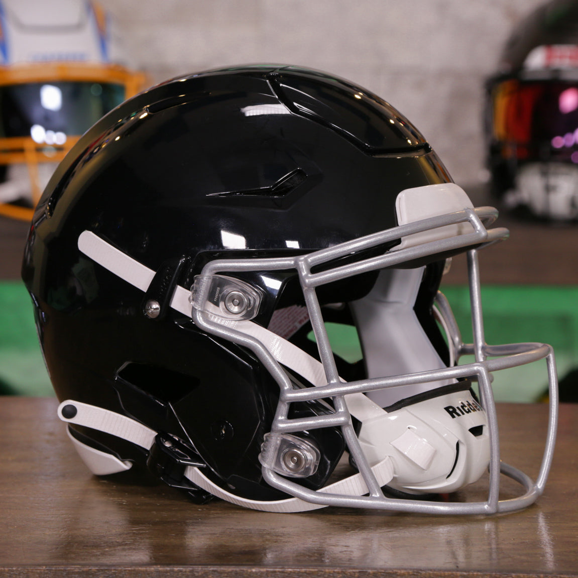Riddell“speed flex”新品アイシールド付 Sサイズ フル装備 NFL Riddell Speed Flex Mid-Size Helmet