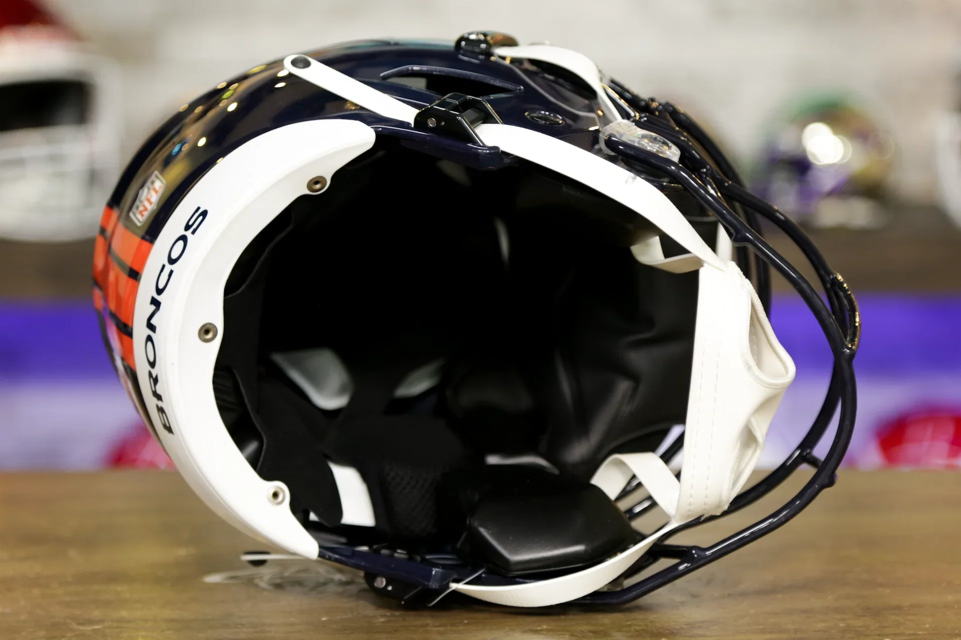 NFL デンバー・ブロンコス　ヘルメット デンバー ブロンコス リデル スピード ミニ ヘルメット - サミット