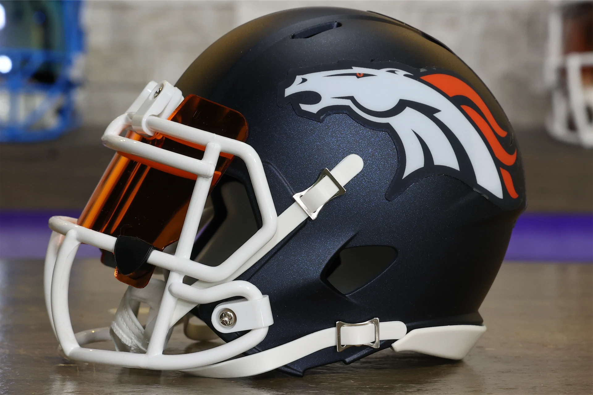 denver broncos mini football helmet Riddell Speed the price will not color_olive Style:Copper Plastic Football Helmet -