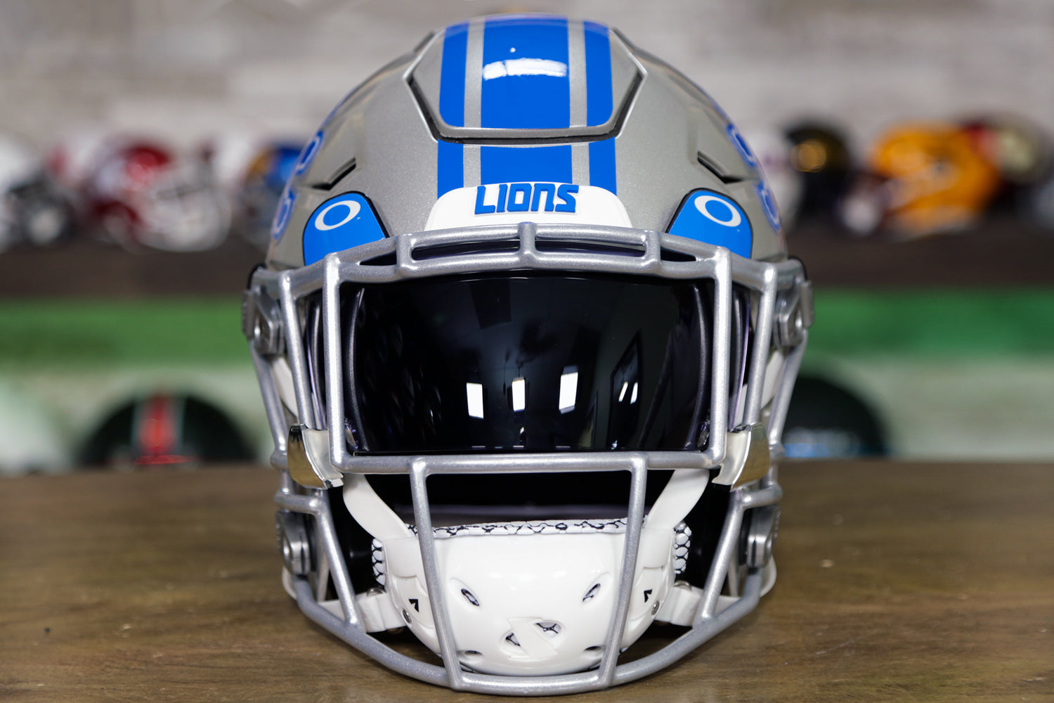 Oakley Legacy Adult Football Helmet Shield Single 20% Grey One Size Oakley Legacy Adult Football Helmet Shield Single 20% Grey One Size