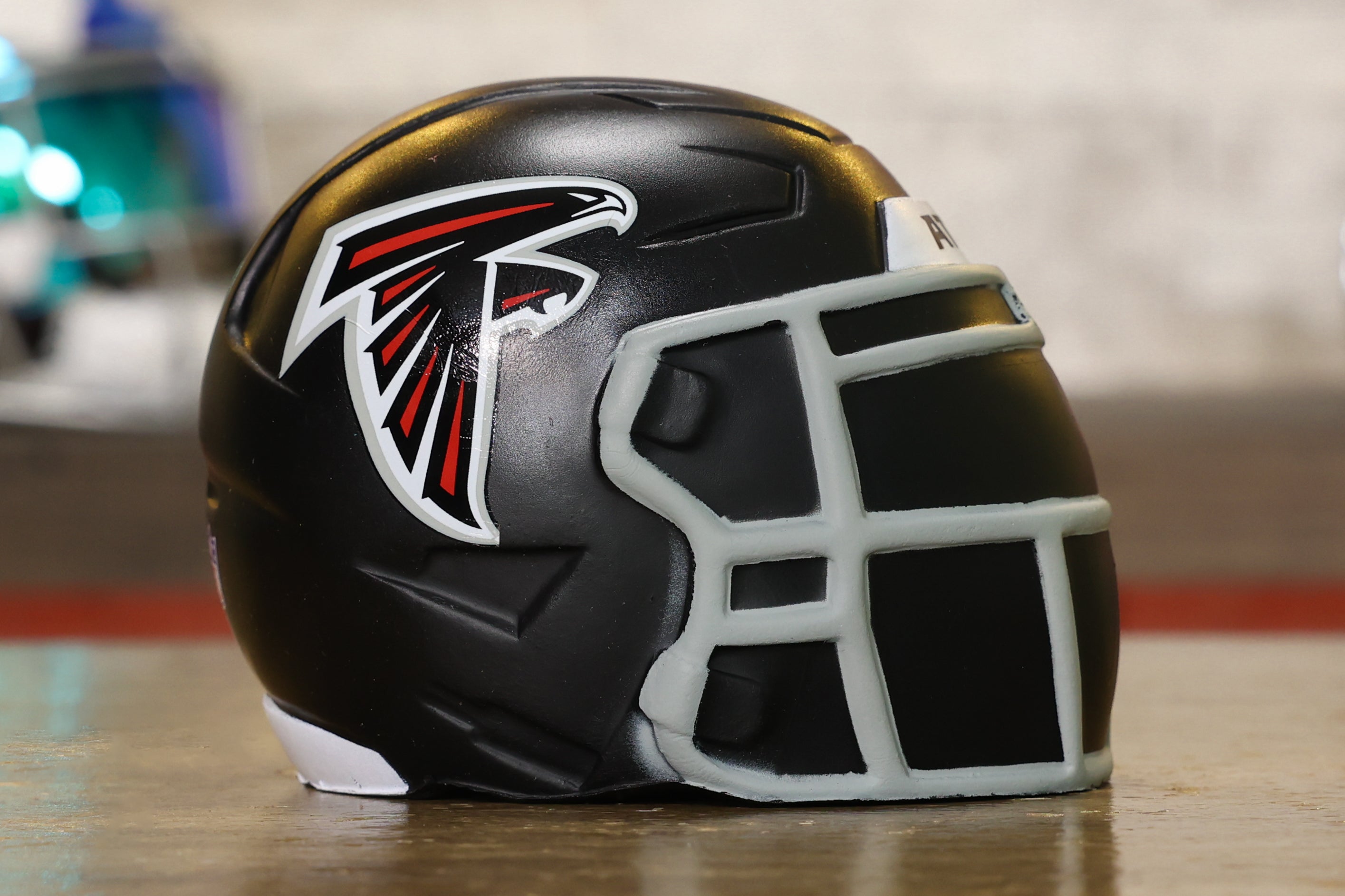 Jumbo Squeezymates Helmet - Atlanta Falcons