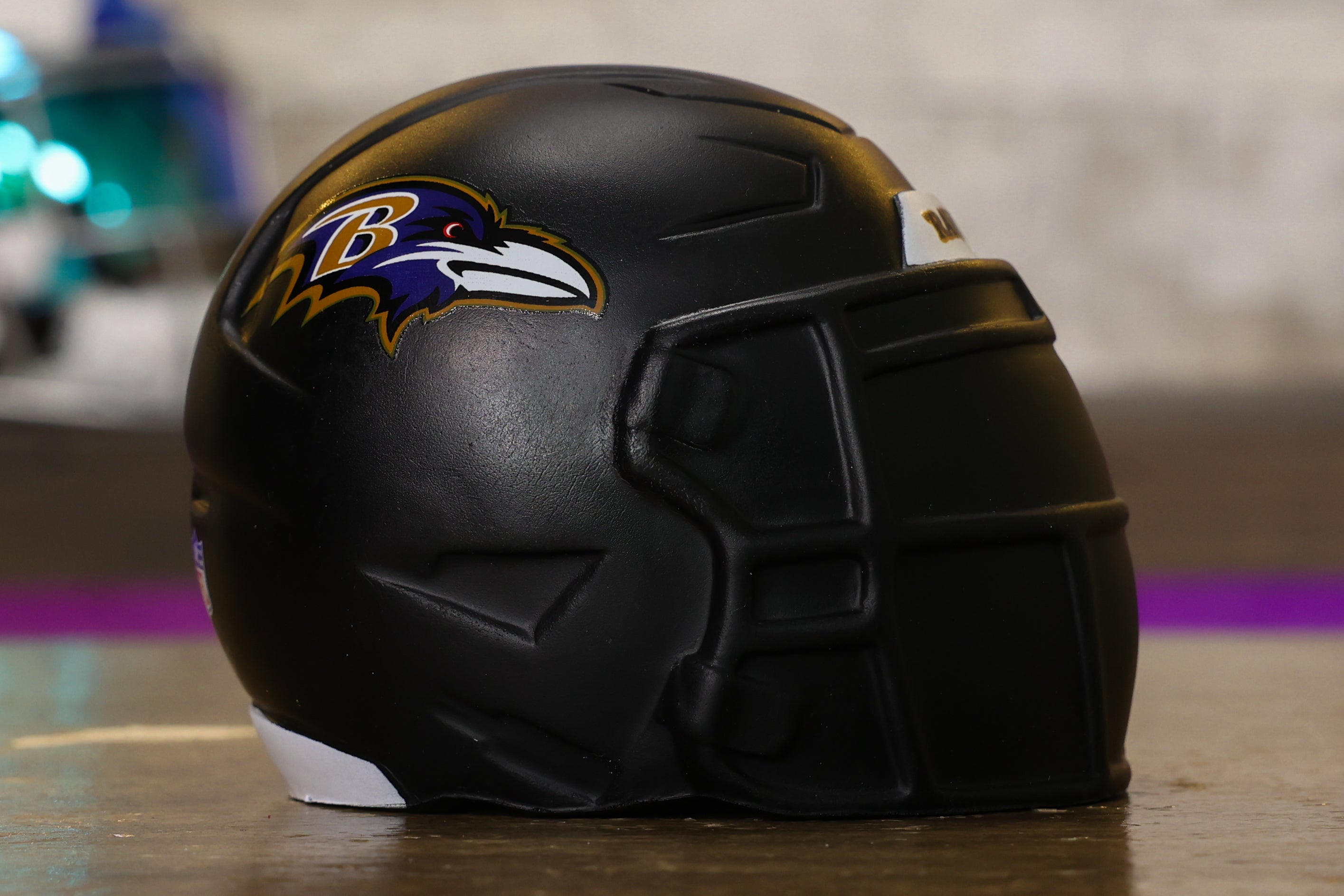 Jumbo Squeezymates Helmet - Baltimore Ravens – Green Gridiron, Inc.