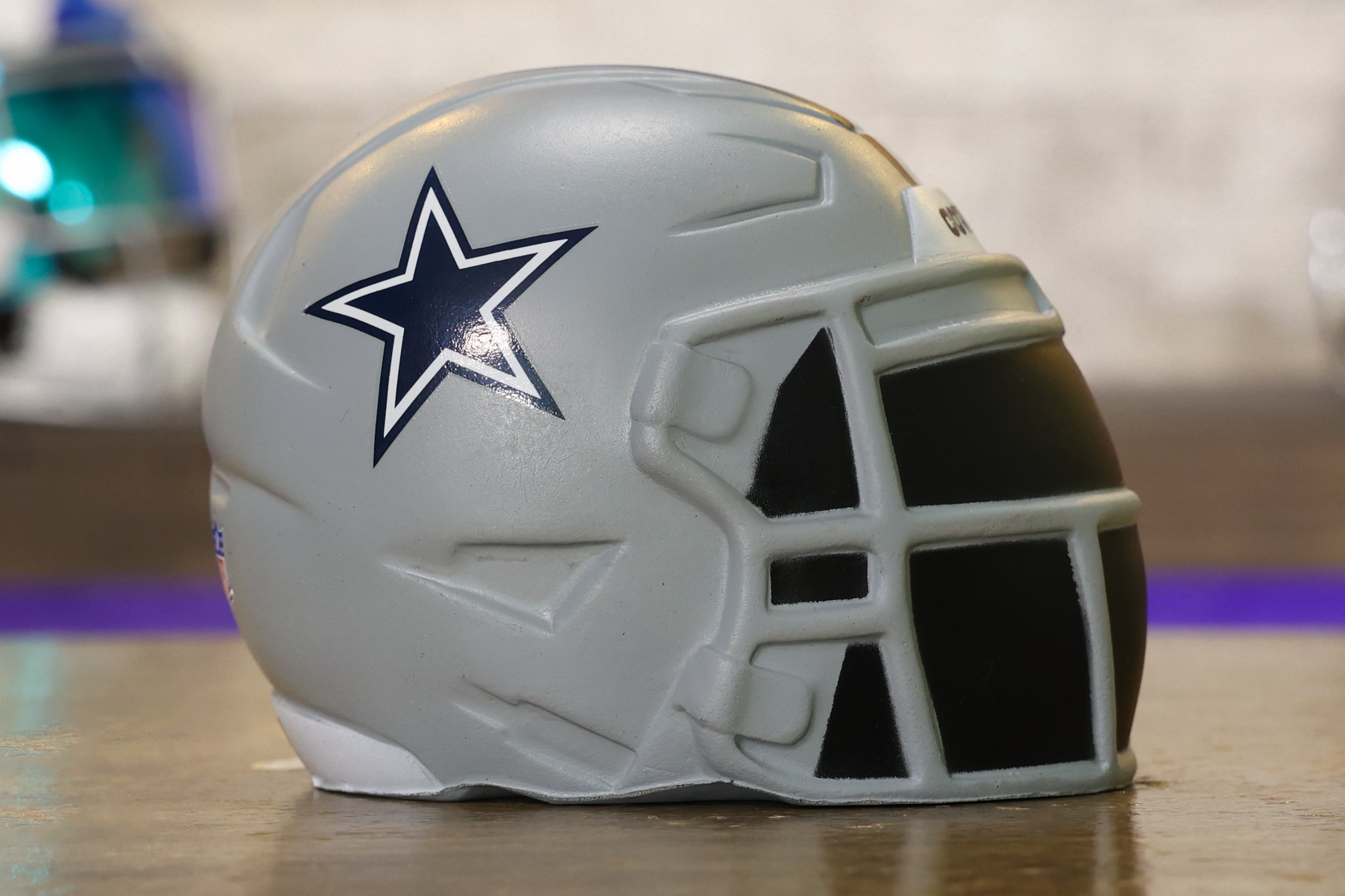 Jumbo Squeezymates Helmet - Dallas Cowboys – Green Gridiron, Inc.