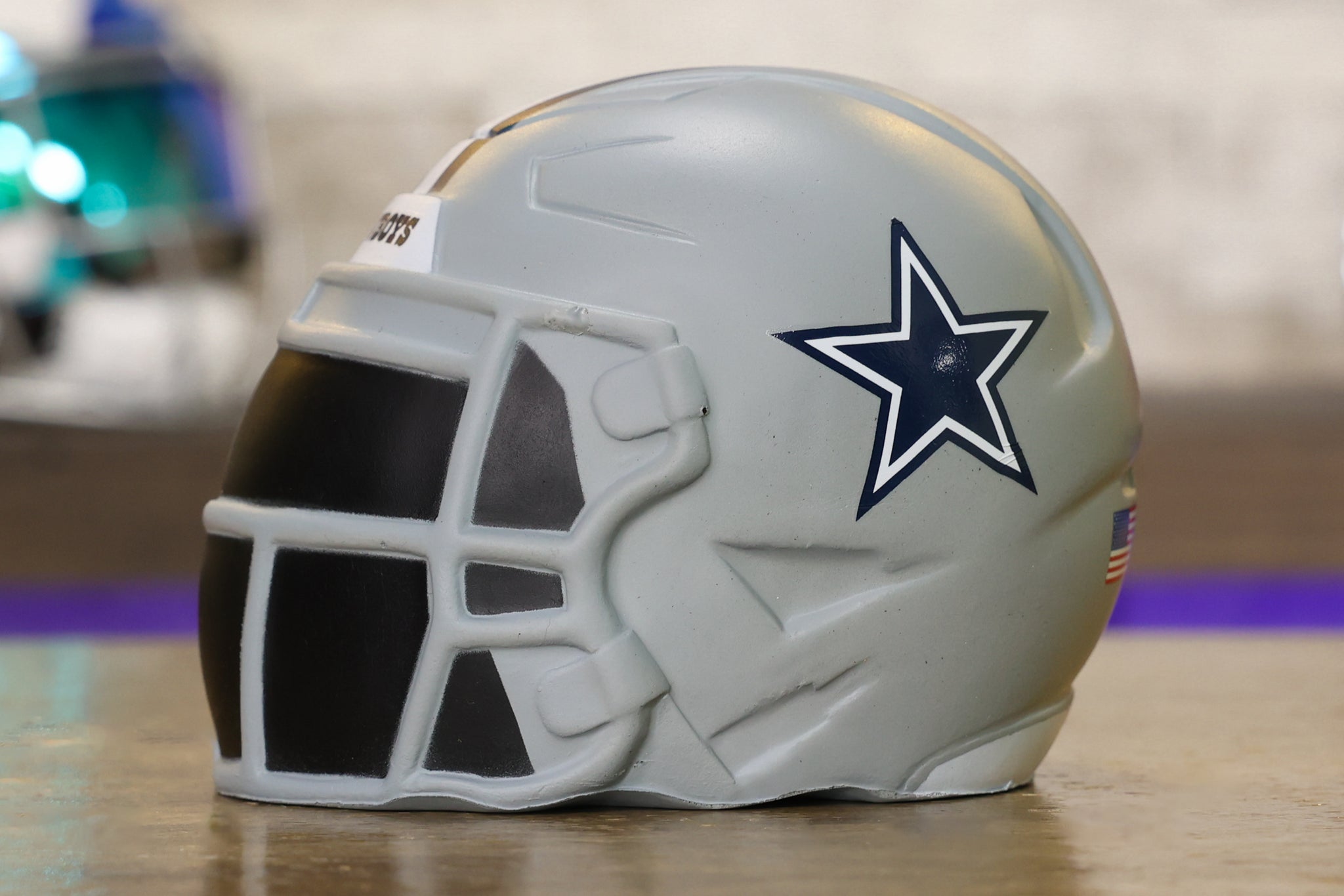 Jumbo Squeezymates Helmet - Dallas Cowboys – Green Gridiron, Inc.
