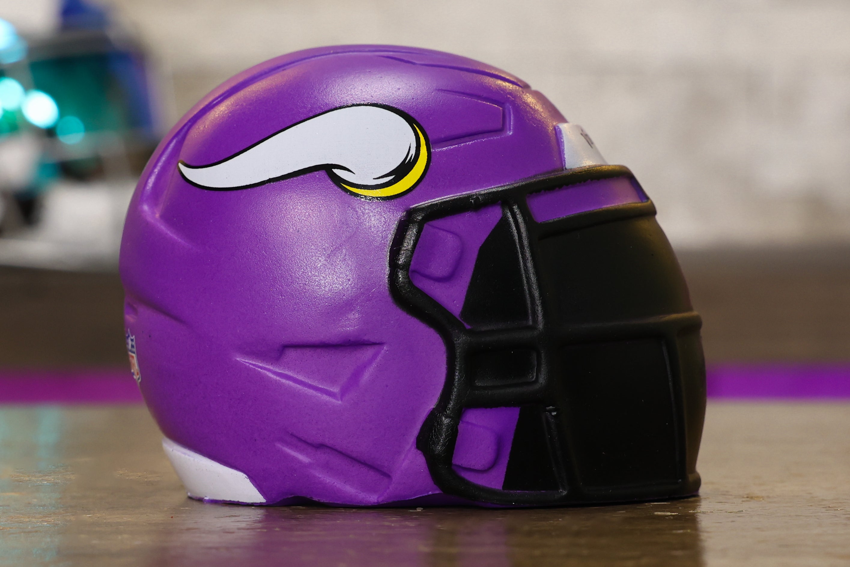 Jumbo Squeezymates Helmet - Minnesota Vikings