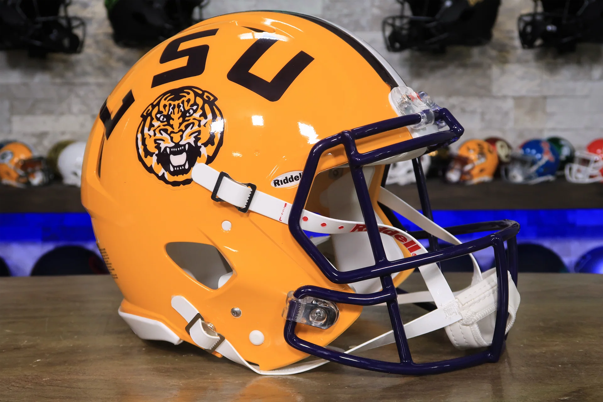 Protezione Sportiva Taglia Media Casco Da Football LSU Tigers Riddell NCAA - Replica Taglia Media Per Tifosi E Collezionisti Casco Riddell Medium Giallo Replica Ncaa - Foto 12