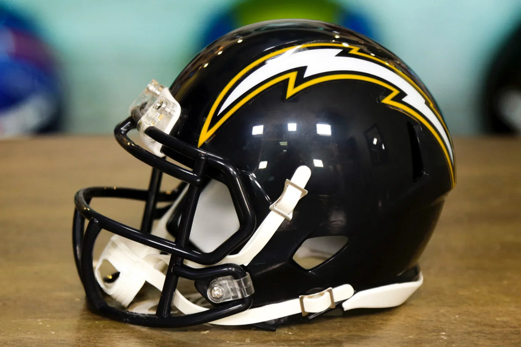 chargers youth football helmet Los Angeles Riddell SpeedFlex Designed to represent the dynamics and style of the original helmet SAN DIEGO CHARGERS FOOTBALL HELMET
