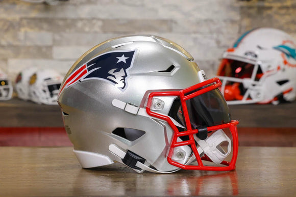 New England Patriots Riddell SpeedFlex Mid-Size Helmet – Green New England Patriots Riddell SpeedFlex Mid-Size Helmet – Green