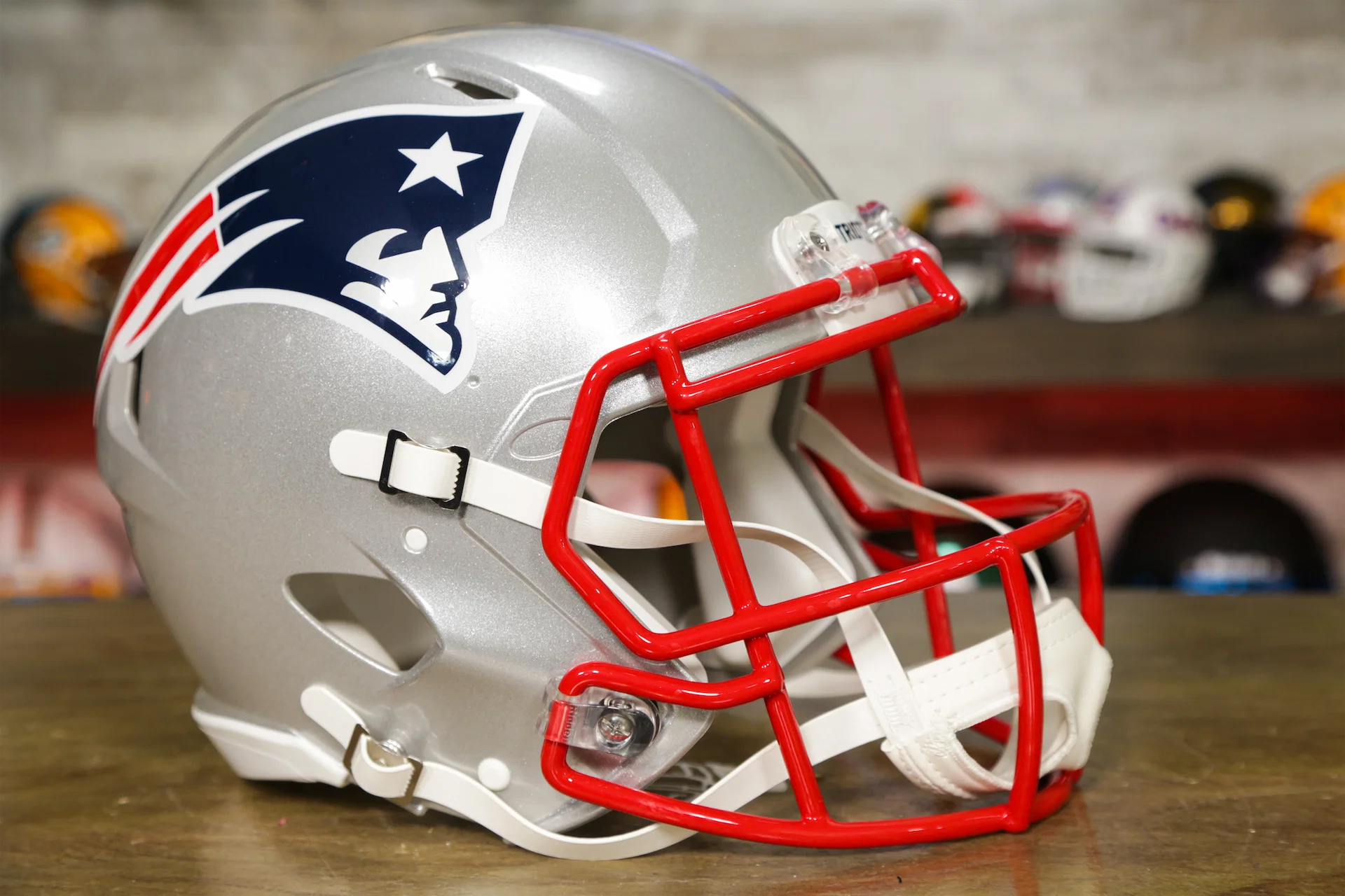 New England Patriots Full Size Riddell Speed Football Helmet New England Patriots Full Size Riddell Speed Football Helmet