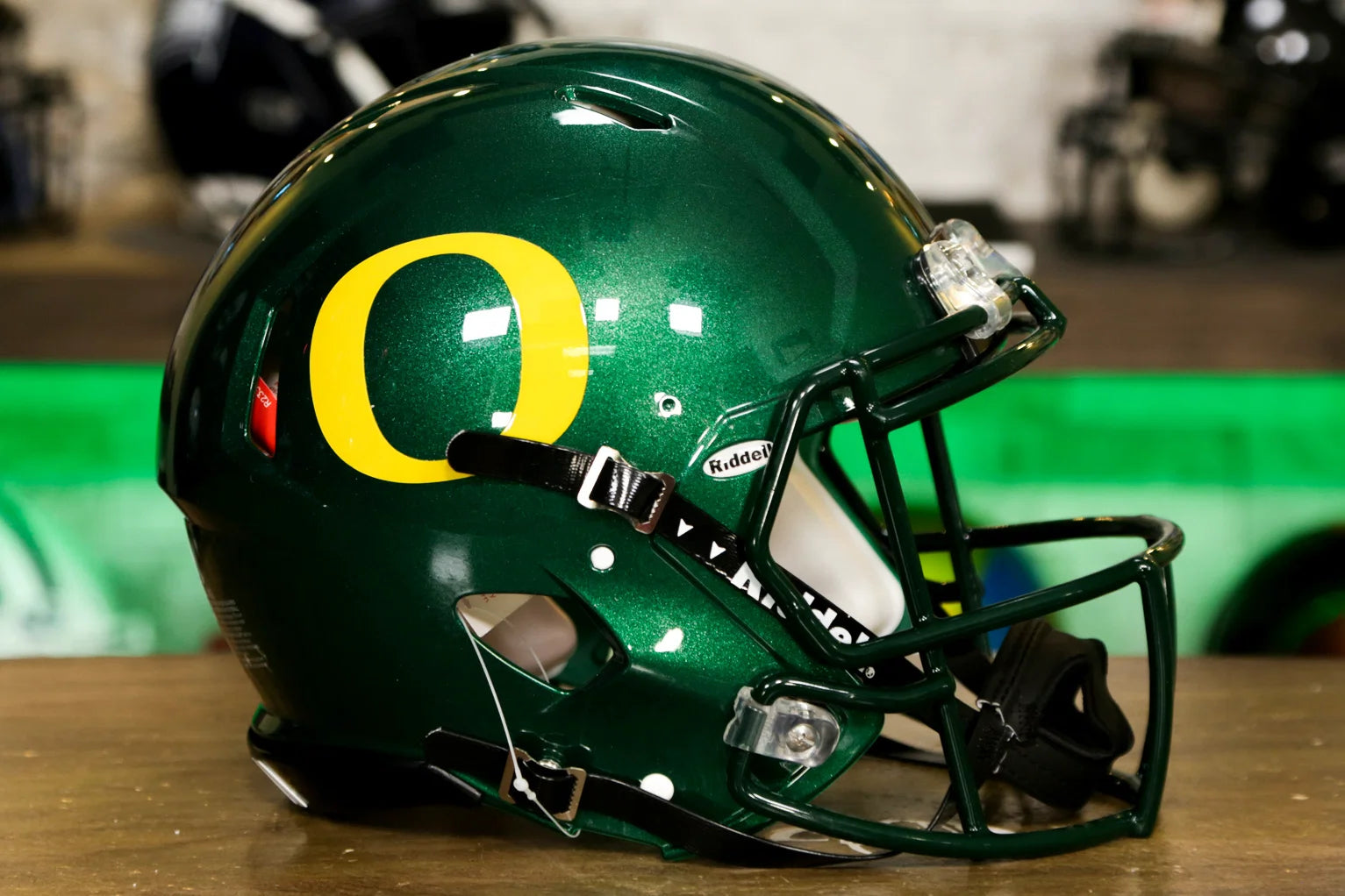 authentic oregon ducks football helmet Black with Wings Revolution Speed Mini Oregon Ducks NCAA Riddell Speed