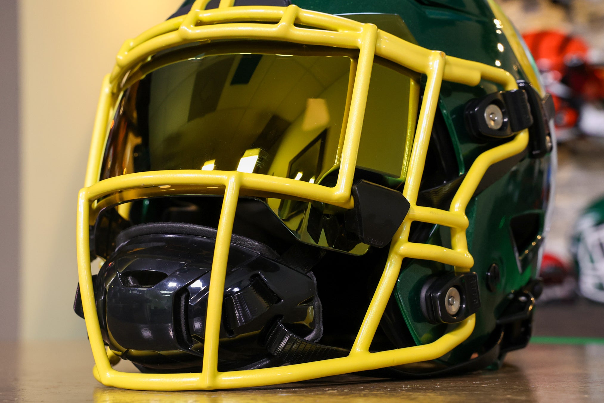 oregon ducks speedflex helmet Riddell Speed Authentic Riddell SpeedFlex Collectible Helmets are completely customizable as field use accessories are easily attached Had an amazing opportunity to