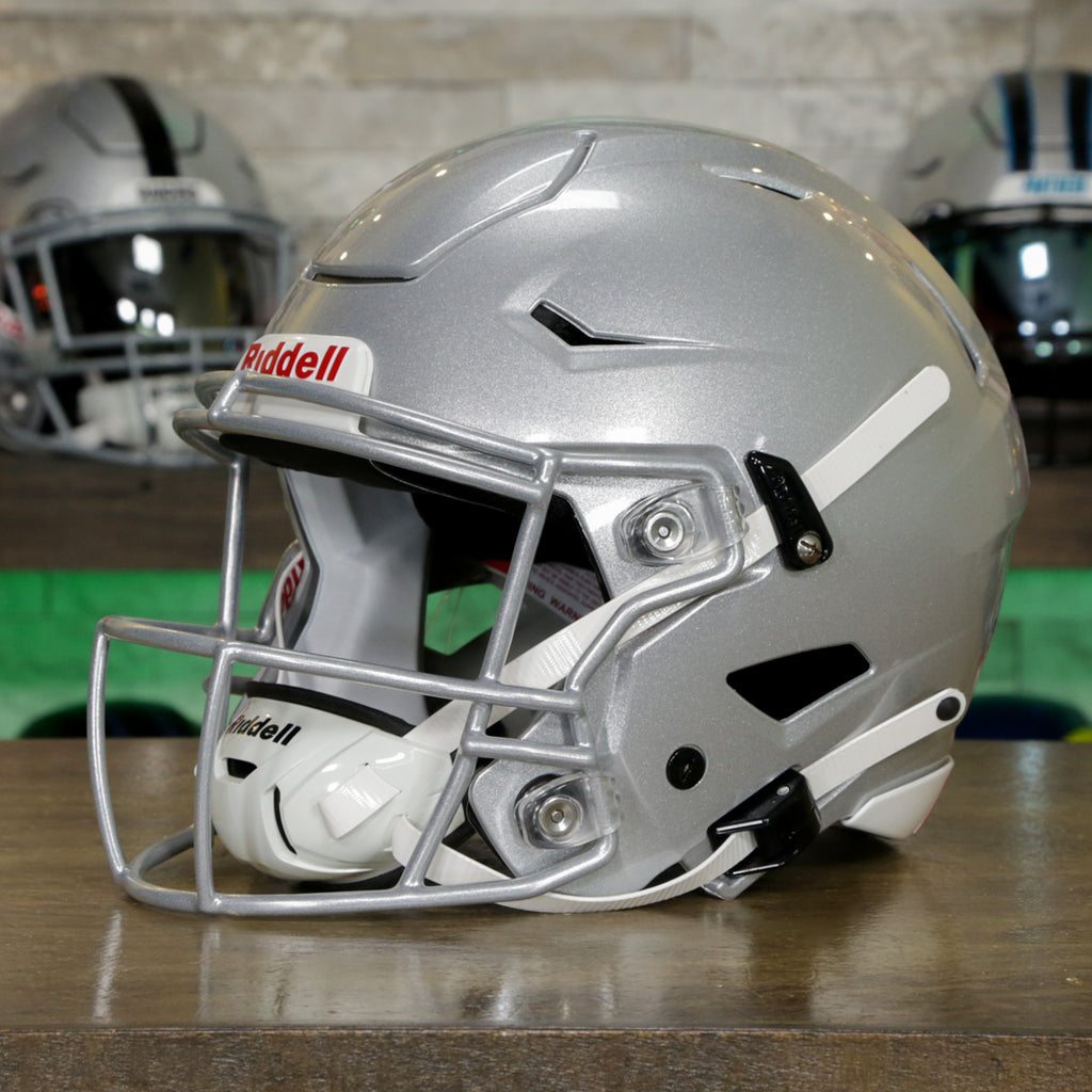 Person Speedflex Riddell SpeedFlex White Out - ADULT – Green Gridiron, Inc.
