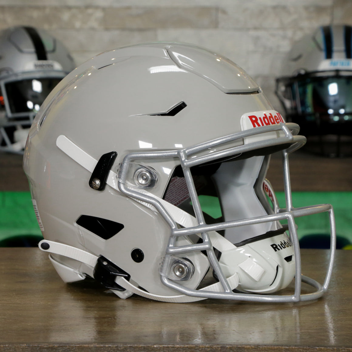 thumbnail interactive-video image 1 of Riddell Speed Football Helmet – Adult Large, Gloss White With S2BD-SW-SP Facemask 1 of 4