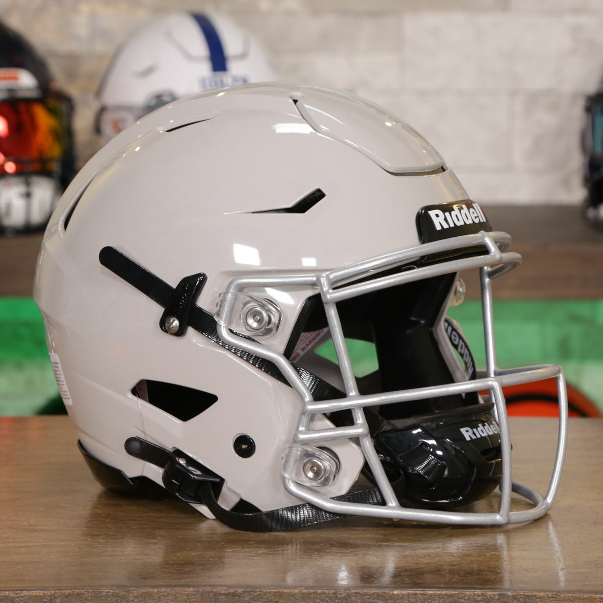 Riddell SpeedFlex Black Out - ADULT – Green Gridiron, Inc.