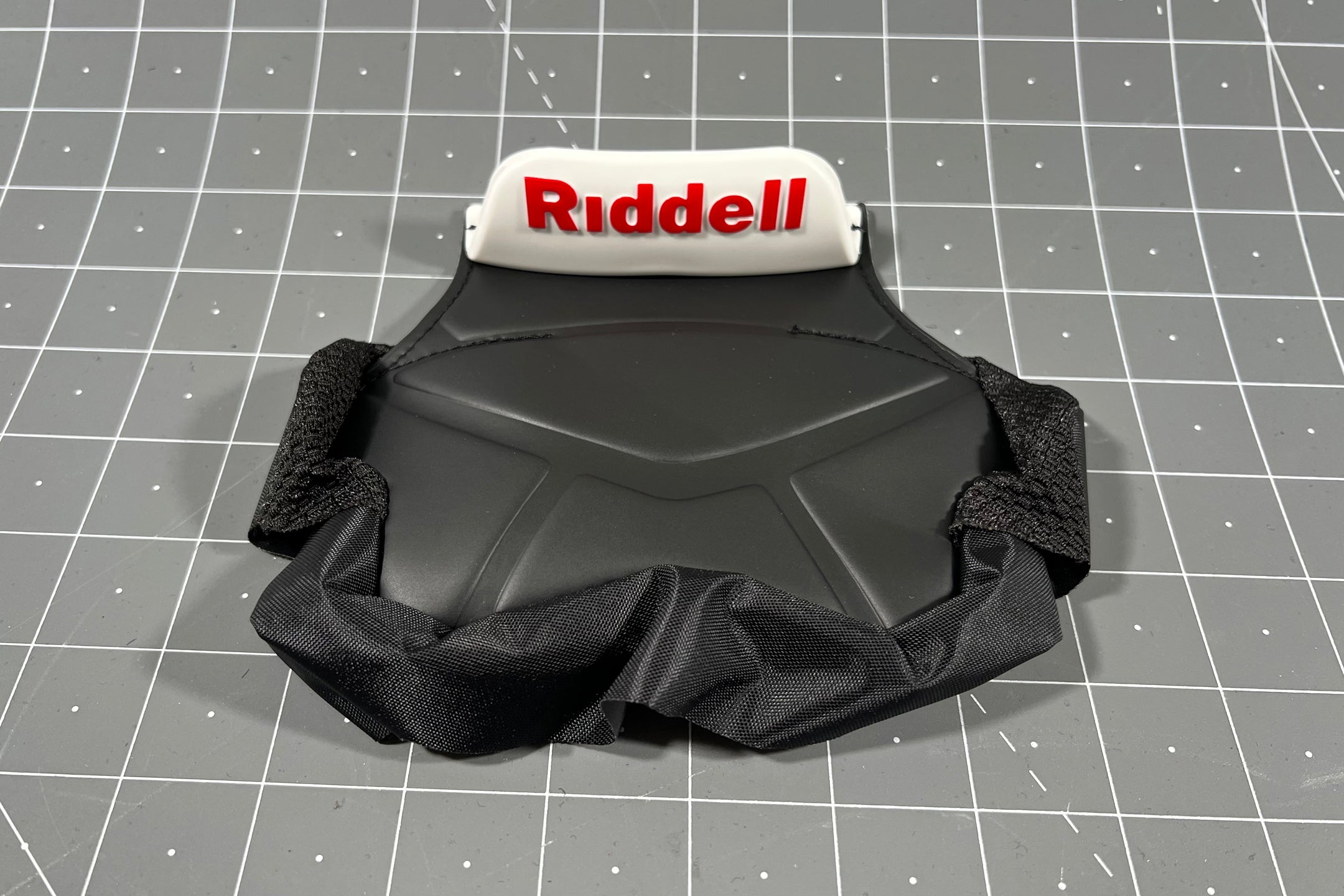 S_M_White_C_Front_Pocket_01.