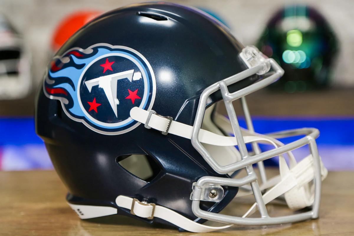 Tennessee Titans Riddell Speed Display Helmet – Green Gridiron, Inc.