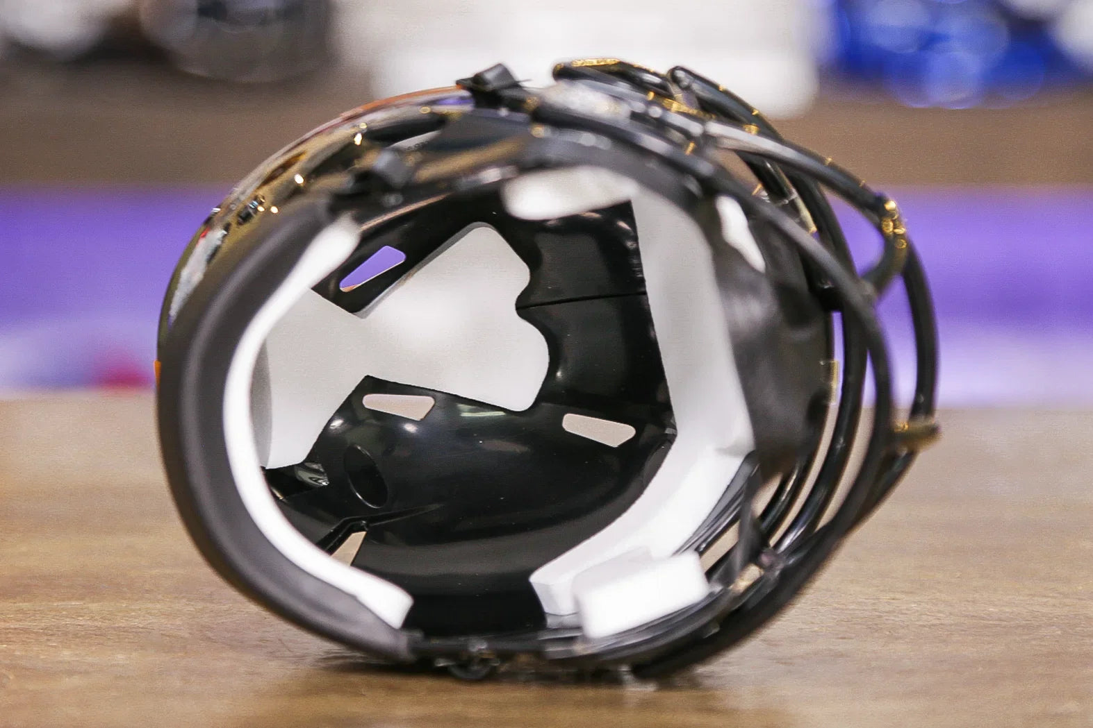 Riddell Speed Mini Helmet Riddell Tennessee Volunteers Helmet - Orange Revolution Speed Style Collectible Mini Football - Foto 9