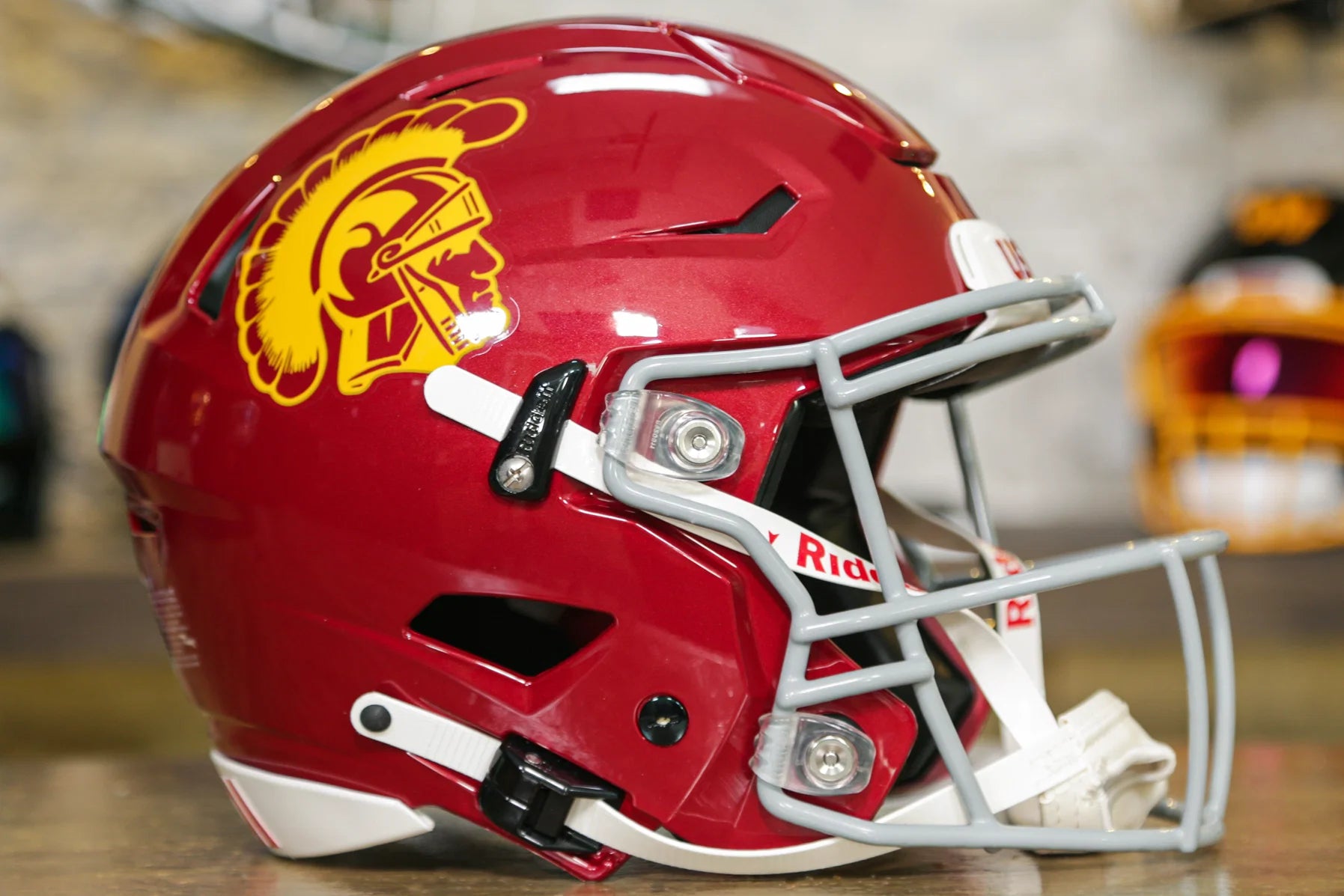 USC Trojans Riddell SpeedFlex Helmet – Green Gridiron, Inc. USC Trojans Riddell SpeedFlex Helmet – Green Gridiron, Inc.